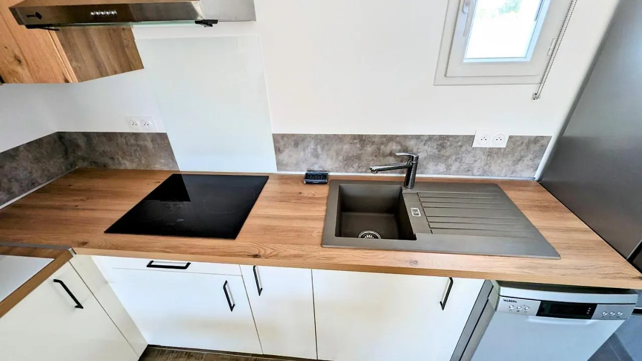 Holiday home Charmant Logement Recent 42 M2 Les Pennes-Mirabeau France