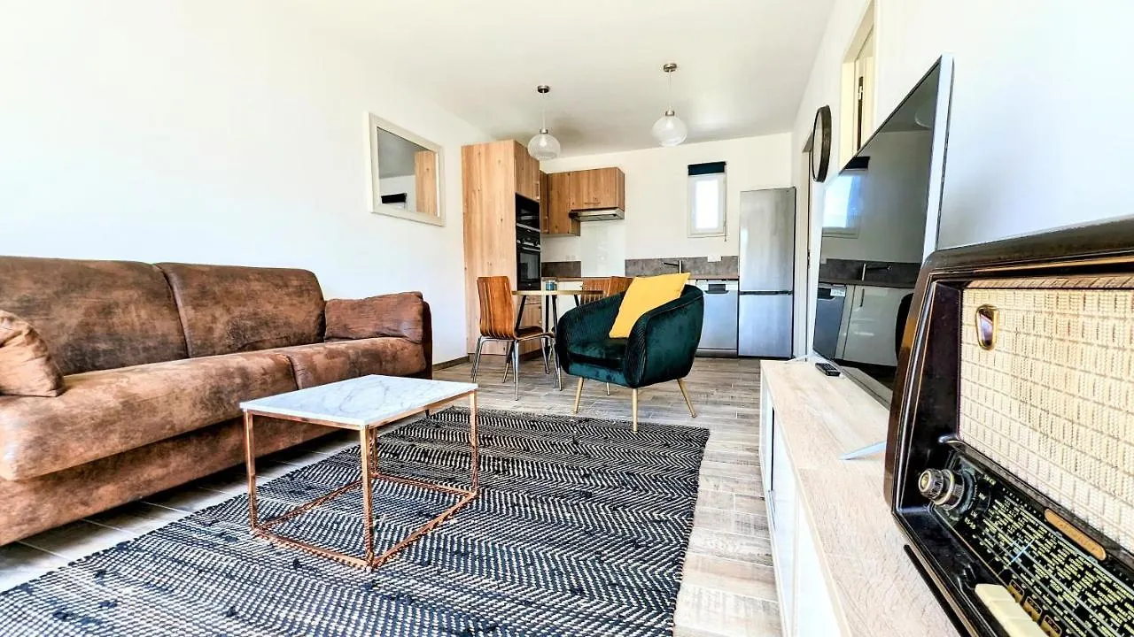 Holiday home Charmant Logement Recent 42 M2 Les Pennes-Mirabeau France